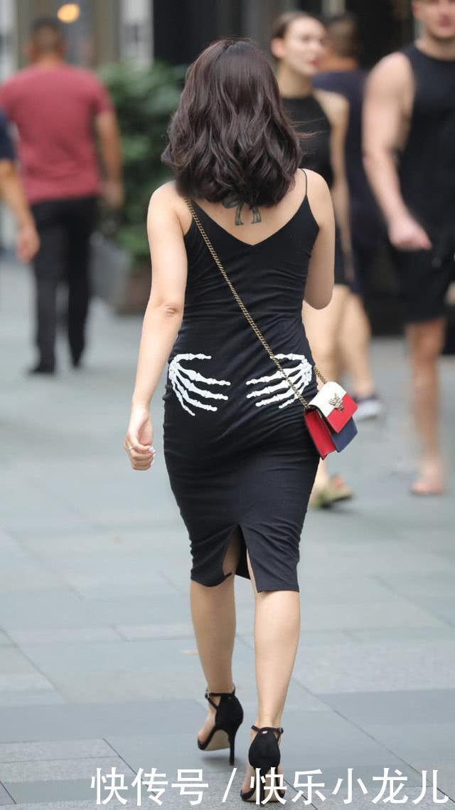  魅力|骷髅印花吊带裙，配上一头微卷短发，整个人散发优雅的知性魅力