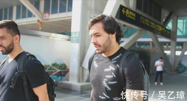 归化|冤大头!国足最失败“归化”签约桑托斯,年薪600万,中超年薪1亿