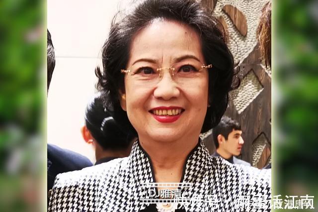 谢瑶环&李维康各时期老照片,从小美到老,图7有高玉倩,最后一张全家福