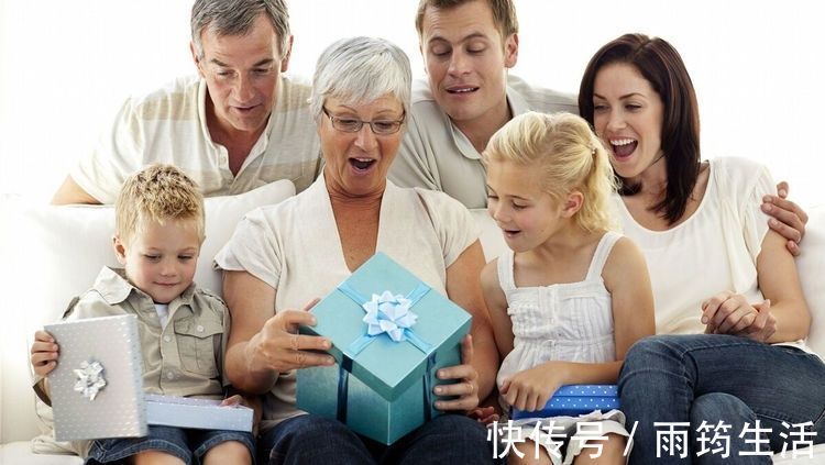 红包|你还在没收孩子的压岁钱吗?孩子的压岁钱这样花更有意义