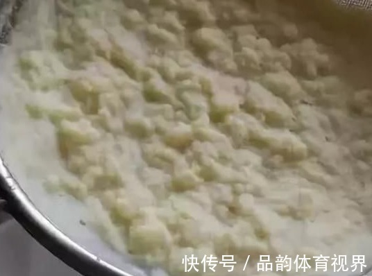 追肥|怕盆栽土硬邦邦，浇水追肥时就用它们，不仅变软了，而且肥力十足