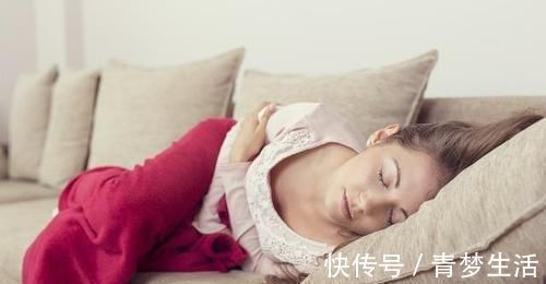好处会|不管男女，每晚睡前用风油精涂抹肚脐，第2天好处会不请自来