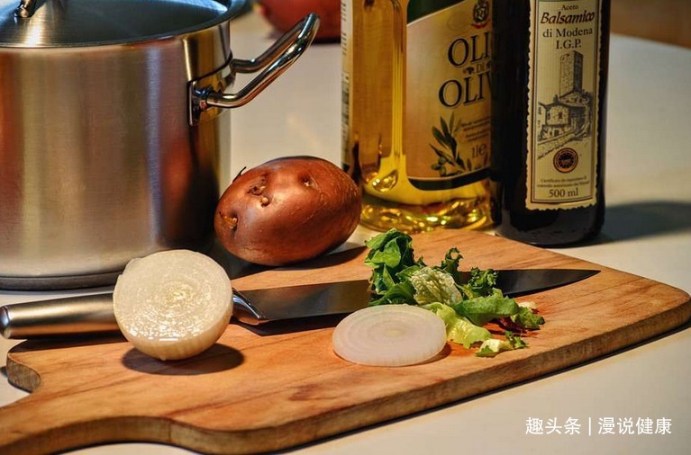 稳定血糖|3种食物是“降糖大王”，糖尿病人多吃，帮助促进代谢、降血糖