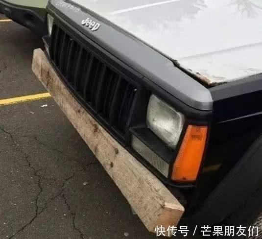 |笑话段子：同学，别急，慢慢说，来，把你的名字和班级写下来