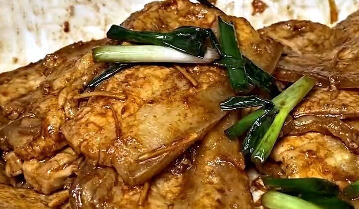 解馋|农村大席的压轴菜,不炒不炖,简单一蒸美味解馋,用来待客超有面