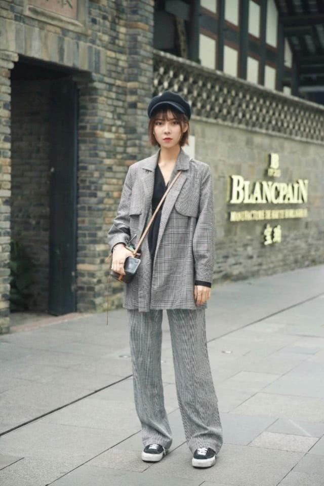 优雅又大方的阔腿裤很显气场，简洁时髦又落落大方的感觉