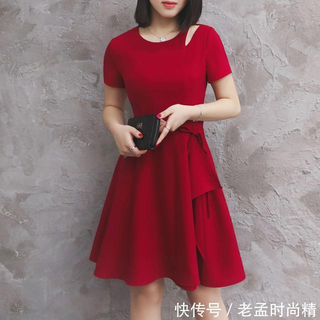 小蛮腰 时尚潮流的连衣裙,显瘦不挑身材,上身减龄又洋气