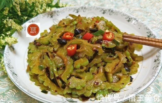 快手|苦瓜换种做法，很多人没吃过，简单快手，比肉还香！
