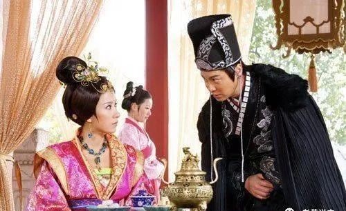 发明|终生只娶一个老婆的皇上,一项发明现在人人都用,生个儿子很荒唐