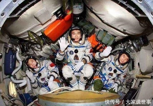 宇飞 “特级航天员”景海鹏:少将军衔副师级,3次上太空,现状如何?