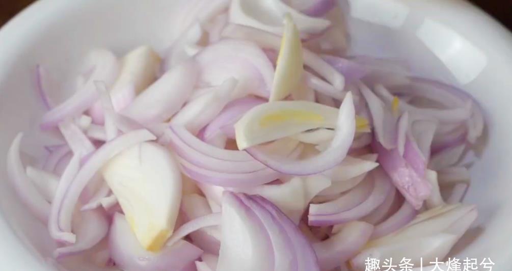 韭菜|喜欢吃粉条的看过来,食材简单,开胃解馋又下饭