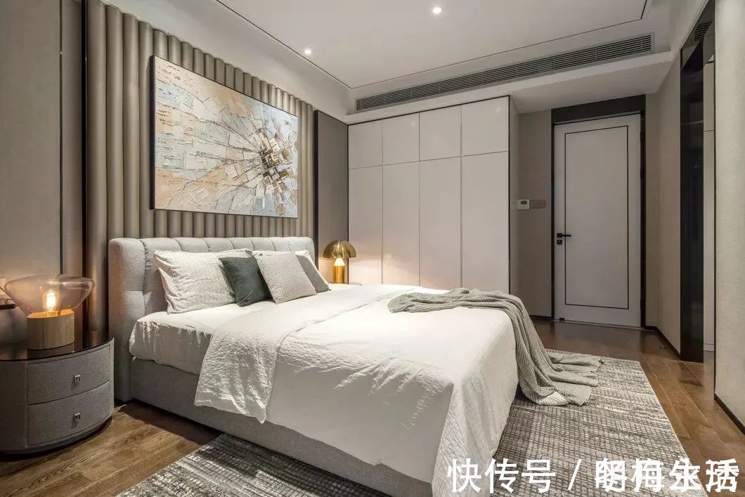 档次|246㎡现代大平层,简约大方的空间,时尚优雅的布置,高级档次