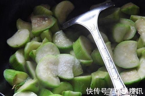 三伏天|三伏天,73岁奶奶天天吃这菜,面色红润身体好,便秘也不见了