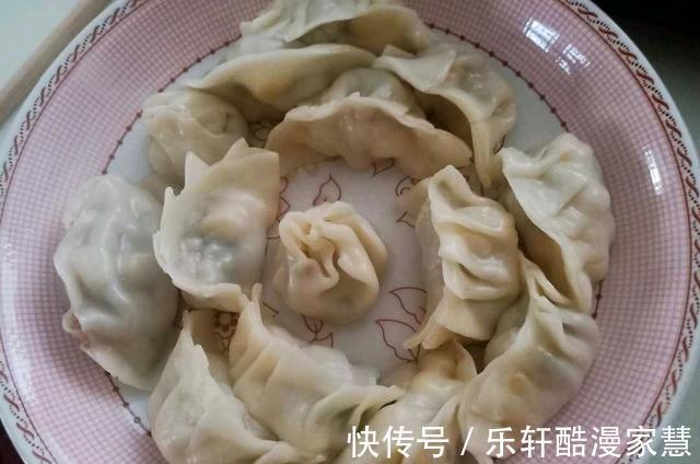 包饺子|别再包韭菜馅饺子了,试试这个馅吧,好吃又鲜嫩,一家人都爱吃