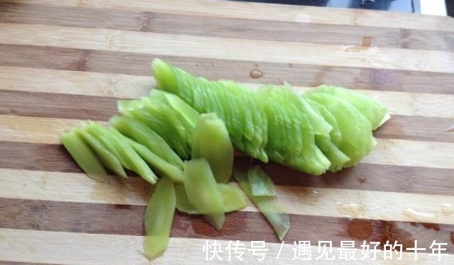 防治|秋天的“千金菜”，降三高护心脏，搭配3种食材秒变“长寿药”