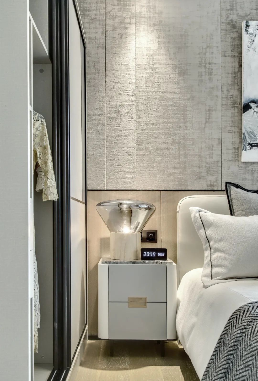 灰色|180㎡现代,硬包与木饰面,舒适精致的软装,营造优雅的档次感