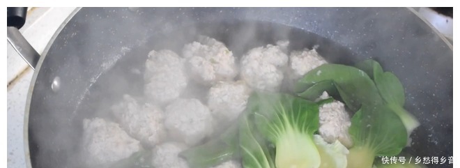 肉馅|肉丸子最好吃做法,诀窍都在这里,鲜嫩Q弹,上桌连汤汁都不剩!