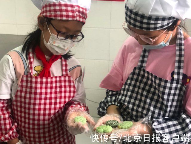 冰皮月饼&做月饼、对诗词、科普天文知识……中小学生花样过中秋