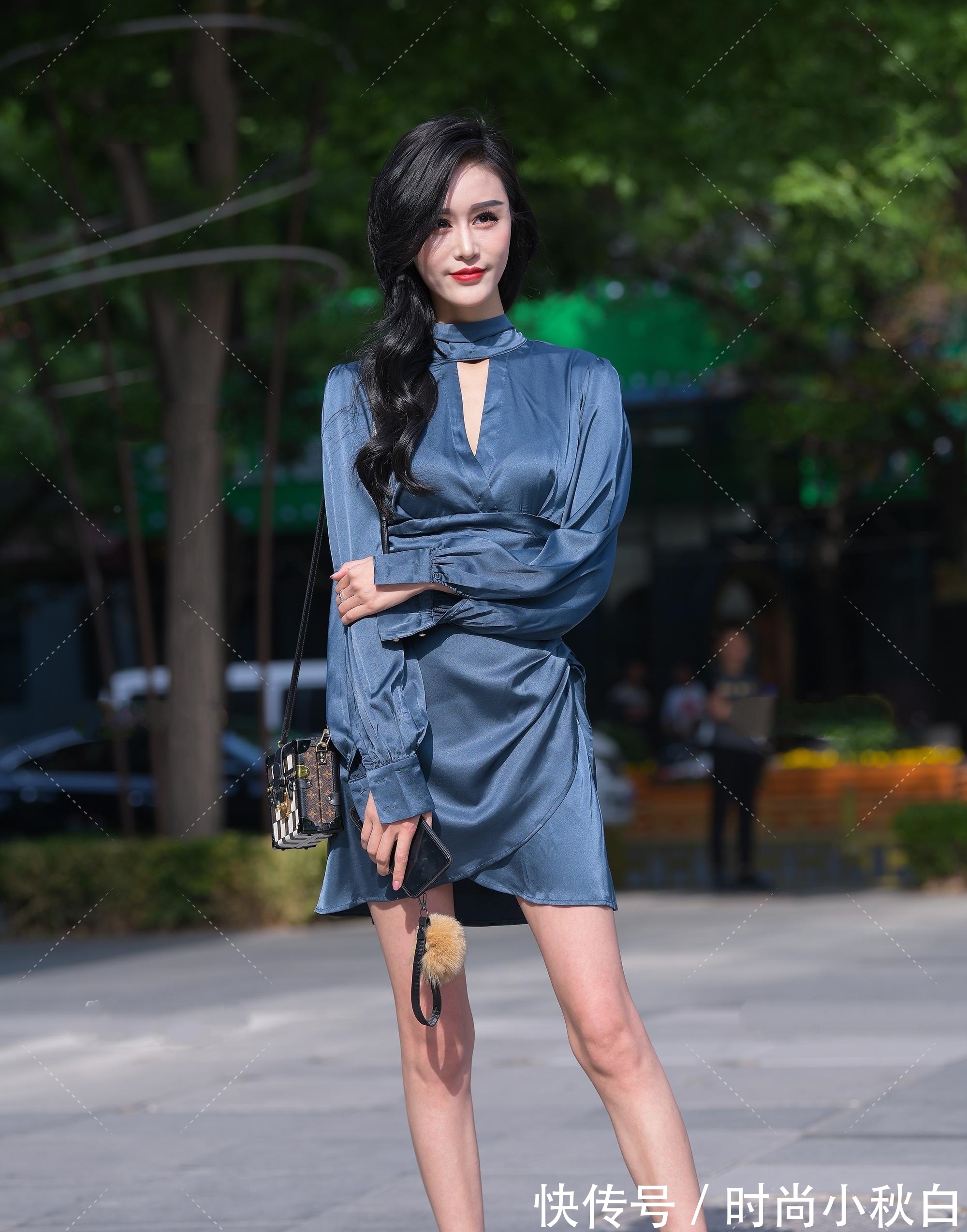 小姐姐 灰蓝色丝质连衣裙短裙,搭配明艳妆发,性感优雅的御姐风