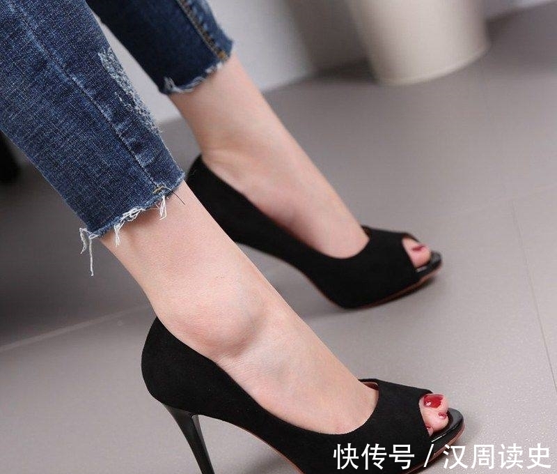 女人味|鱼嘴高跟鞋尽显妩媚成熟，展露性感的女人味