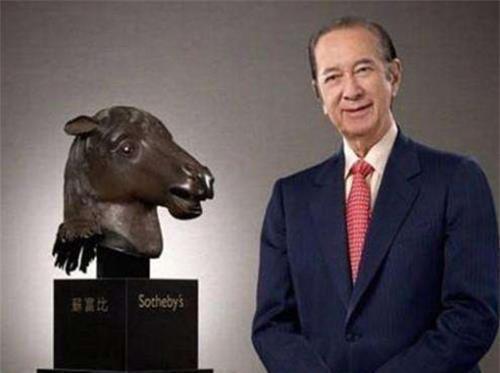 他27亿拍下圆明园2尊兽首,无偿捐国家,事后才知他赖账没付钱