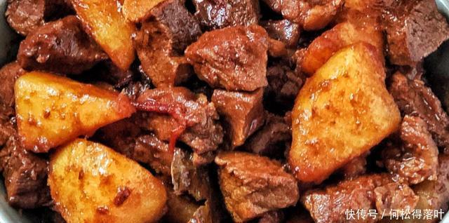  下饭|土豆炖牛肉这么做，好吃又下饭，拌饭能吃三碗饭
