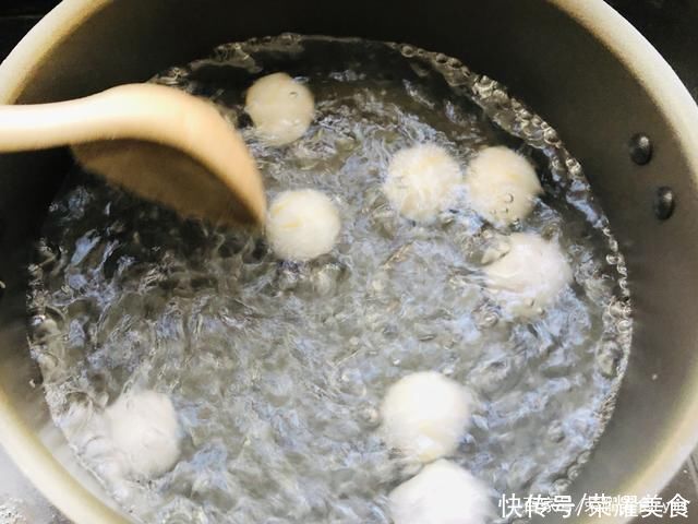  汤圆|煮汤圆时，汤圆别直接下锅煮，记住这3点，均匀熟透不开裂皮不破