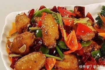 美食推荐:腐竹焖猪脚、酸辣折耳根、双椒烩鸡翅制作方法