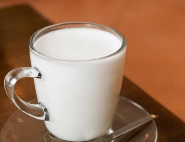 军军|5岁男孩每天一杯牛奶,1月后被送进医院,医生:胃里全是“纸”