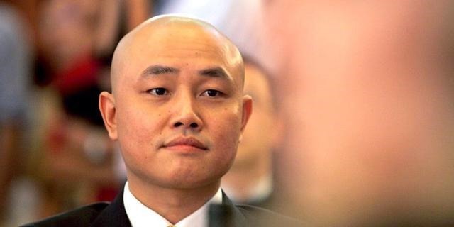 黄氏|一个捡破烂的少年如何创造商业帝国 让马云刘强东都敬仰！