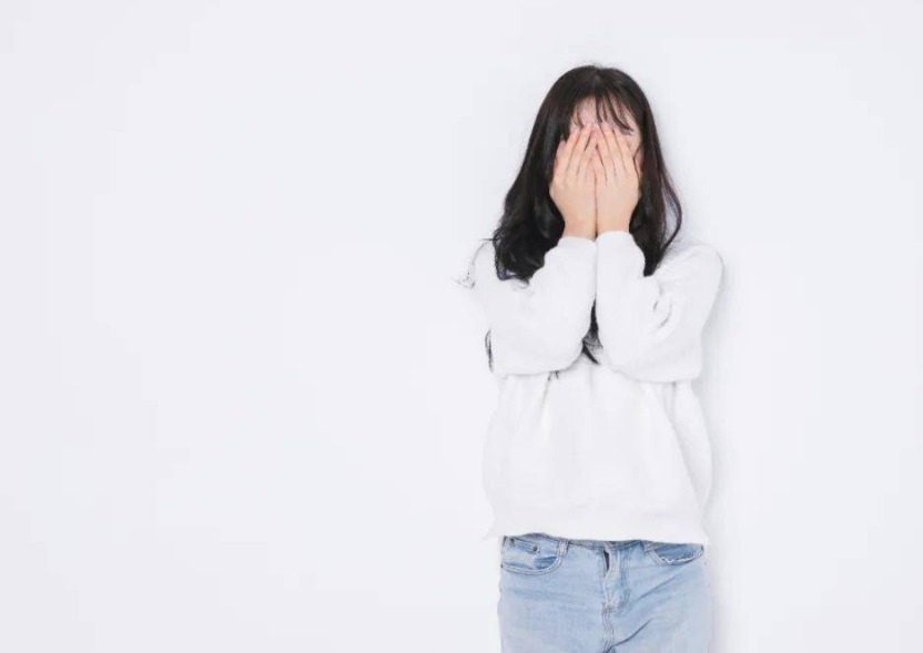 孩子|看到餐厅这对母女“窒息一幕”,才明白有的孩子,一辈子富不起来