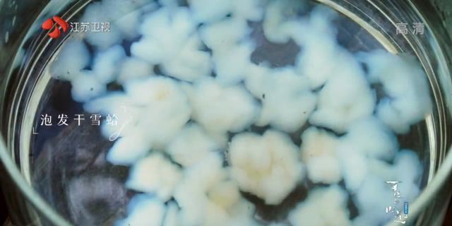 苏神|太甜了!苏炳添结婚5周年,找谢霆锋学做甜汤,连夜飞回家送老婆