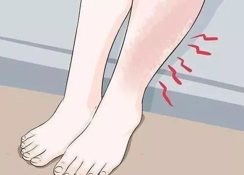 小便|尿中有一层泡沫,是得肾病了?小便泡沫多,可能还暗示这些问题