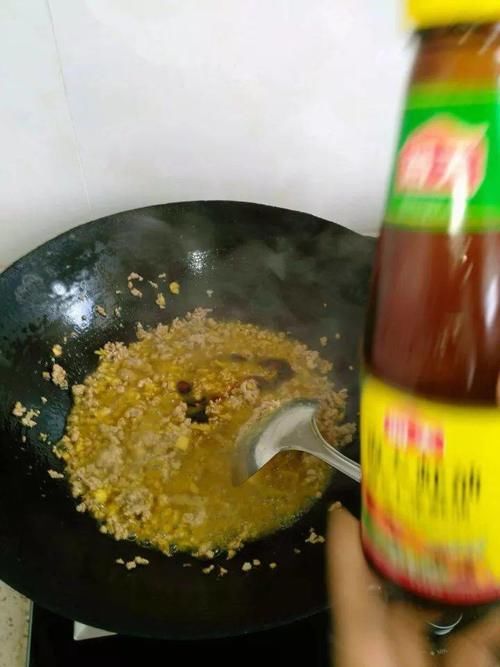 用青辣椒做出来发牛肉酱，欢迎程度超出你想象