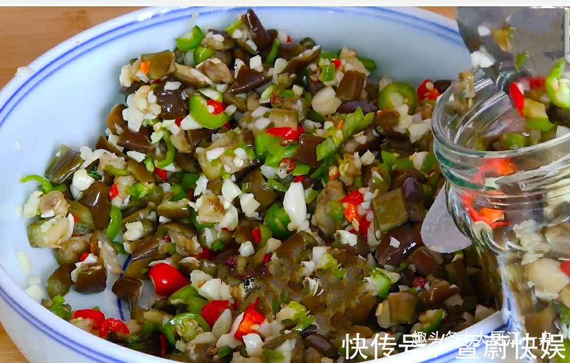 玻璃瓶|腌茄子的季节到了,一次做10斤,开胃又解馋,吃一年也不怕坏