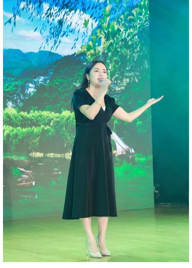 刘小生|《欢唱中华情》2022春晚发布会暨品牌秀圆满成功