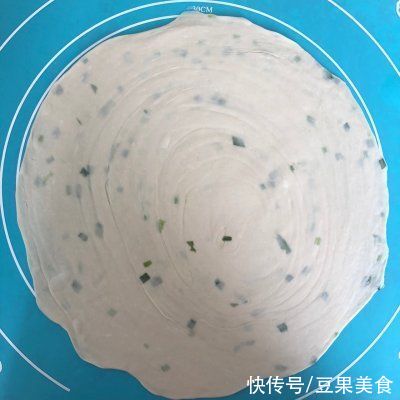自制|自制葱油饼，要的就是这个家常口儿