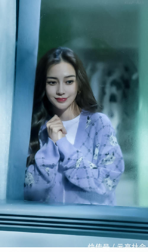 奔跑吧私下聚餐：BABY素颜接地气，蔡徐坤郭麒麟座位距离有亮点