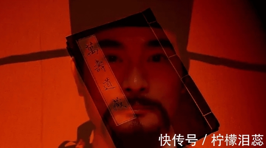 剑谱!杨过没学过独孤九剑,风清扬从何得来的剑谱?你看剑谱被谁拿走了