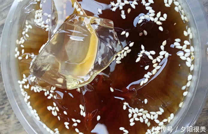 在中国“吃到吐”的食物,在国外,却成了奢侈品,取名雨滴蛋糕