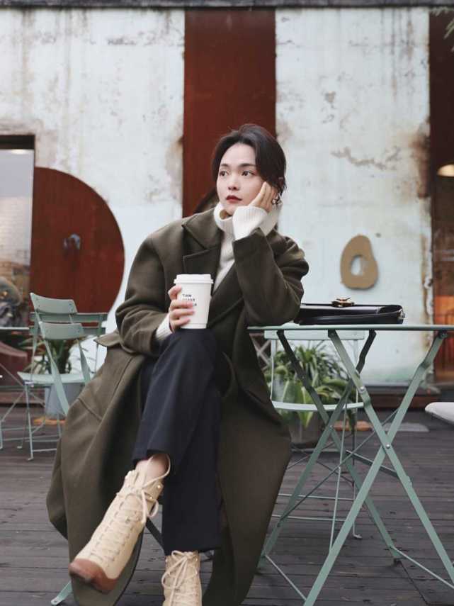 高领毛衣 大衣内搭别乱选!一件高领毛衣就能满足所有的穿衣需求,温柔优雅