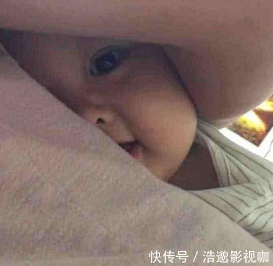 女厕所|“为什么总半夜起床”，爸爸好奇问儿子，孩子的话让爸爸害羞起来