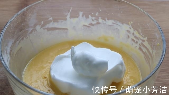 面糊|别再用电饭煲做蛋糕,教你平底锅做,简单0失败,咬一口就停不下