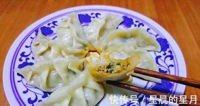 芹菜|夏天吃这馅的饺子，又鲜又嫩，满嘴留香，比韭菜茴香都好吃！