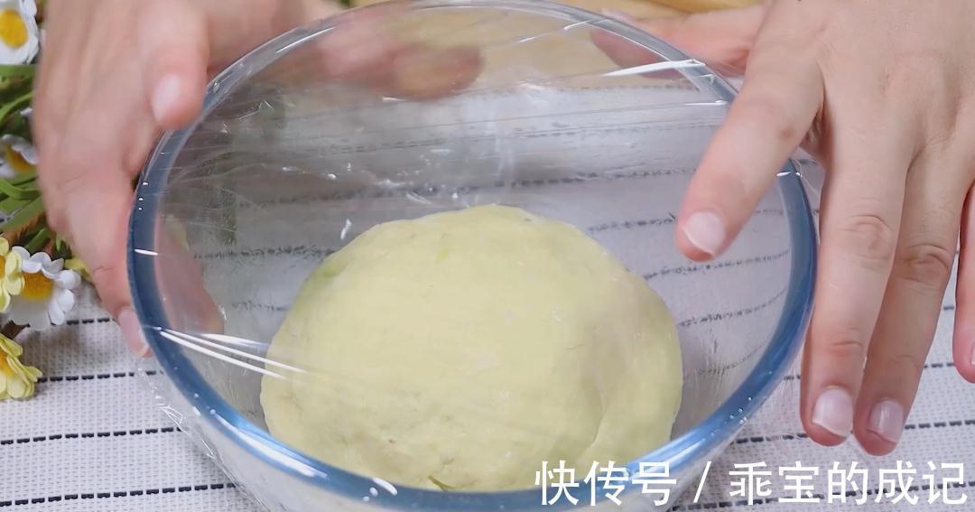 宝宝多吃山药好处多，不加一滴水，补钙又健脾，娃连吃3个还想吃