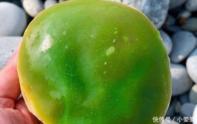 日本推出“翡翠面包”这颜值算是达到巅峰,买完舍不得吃的人很多