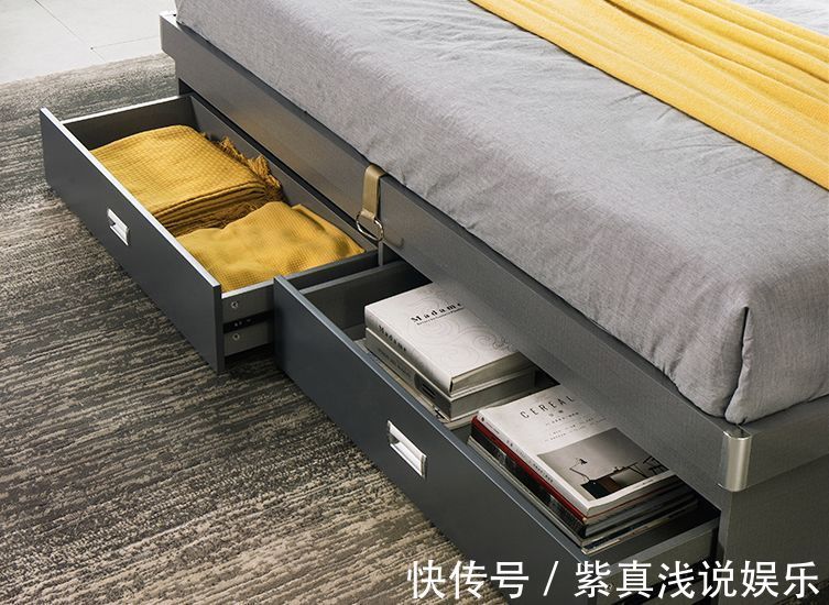 衣帽间|越来越多人将床底加高1m左右,做成衣帽间,省空间又能“装”!