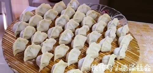用萝卜包饺子，究竟用不用焯水？之前没注意，难怪饺子不鲜美