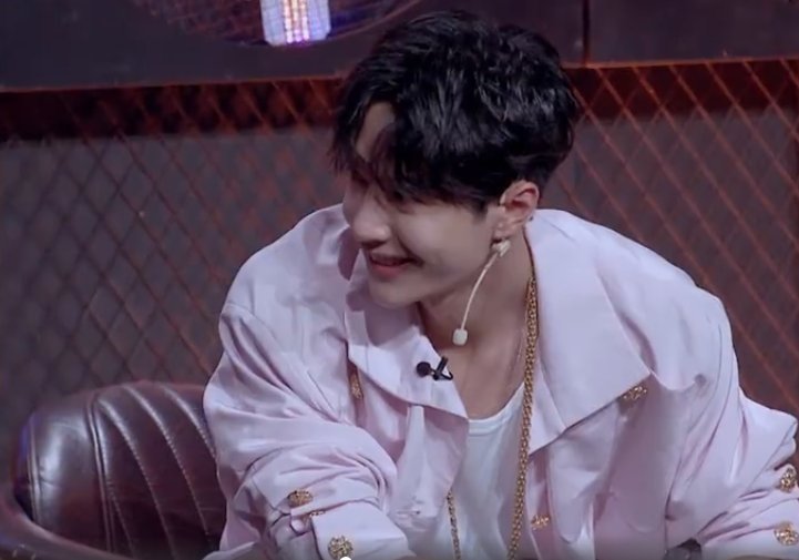 王一博看街舞“害怕”，妈粉喊话安慰却被乱剪辑正主出来澄清了