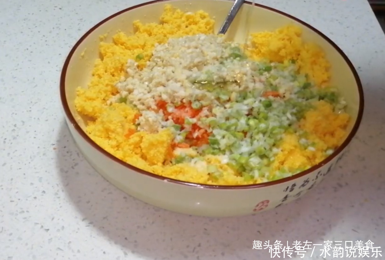 左教|老左教你玉米面窝窝头的正确做法,一次5个都不够吃,太香了